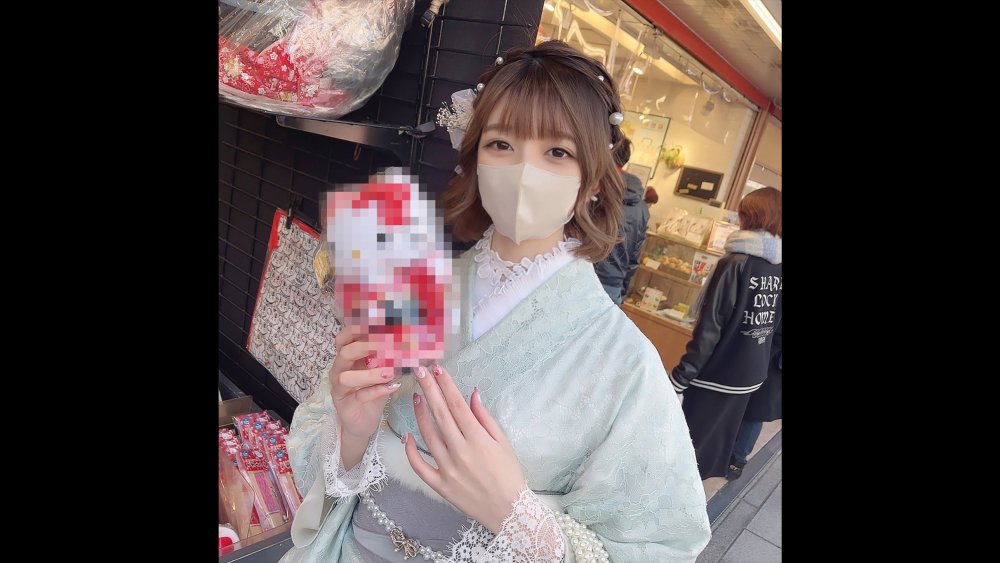 FC2 PPV 3215955 初顔出し撮影！！本日限定1980pt！！僕が通っている青山の美人美容師に着物を着せて河川敷で野外フェラ＆口内射精！！彼女の美貌とあまりの気持ち良さに興奮冷めず2回連続生中出し！！ FC2-PPV-3215955